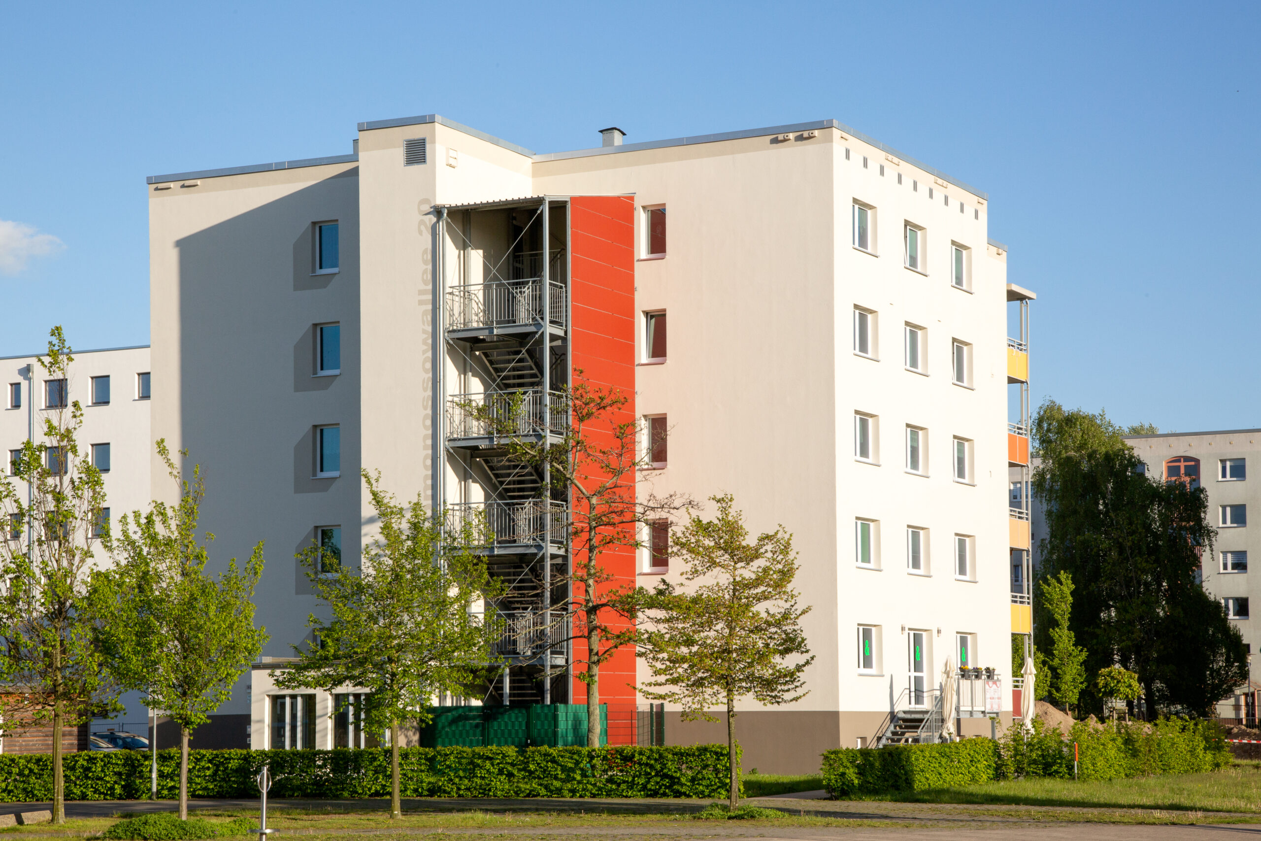 Sanierung Lomonossowallee von außen